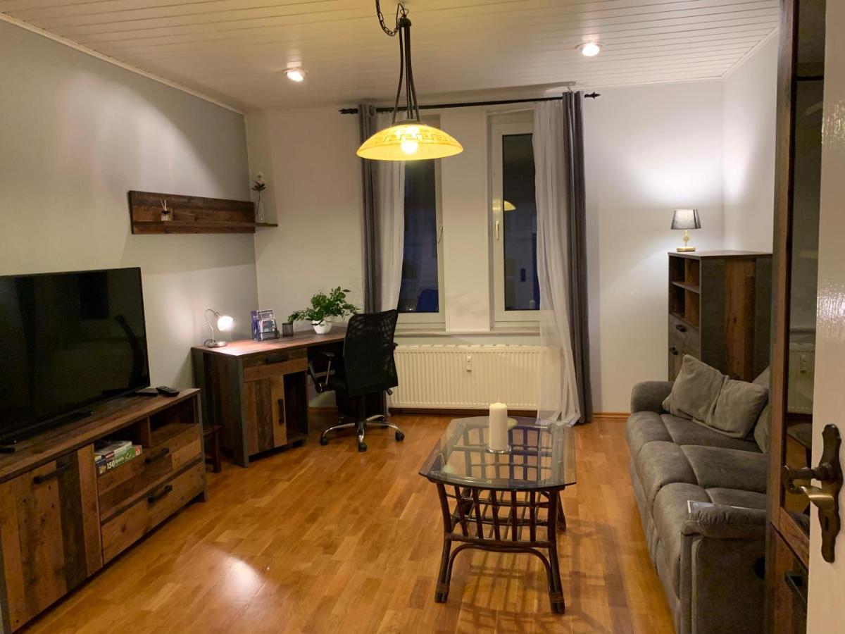 Sudstadt-Fewo Mit Grossem Balkon Nahe City Und Meer - Uber Den Dachern Von Whv Wilhelmshaven Exterior photo